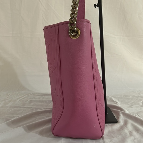 Carolina Herrera Pink Embossed Chain Strap Tote - Picture 5 of 15